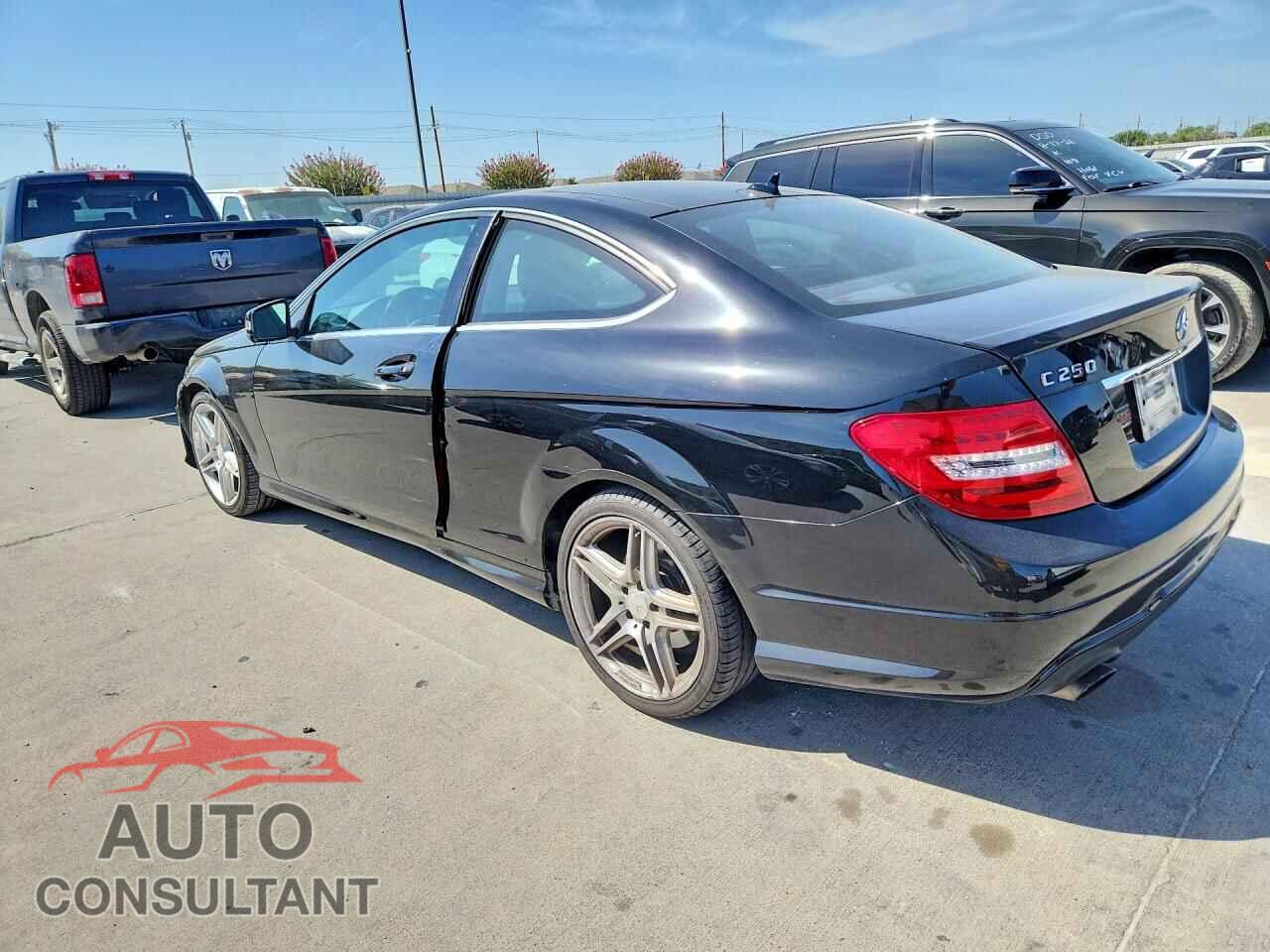 MERCEDES-BENZ C-CLASS 2013 - WDDGJ4HB8DG044176