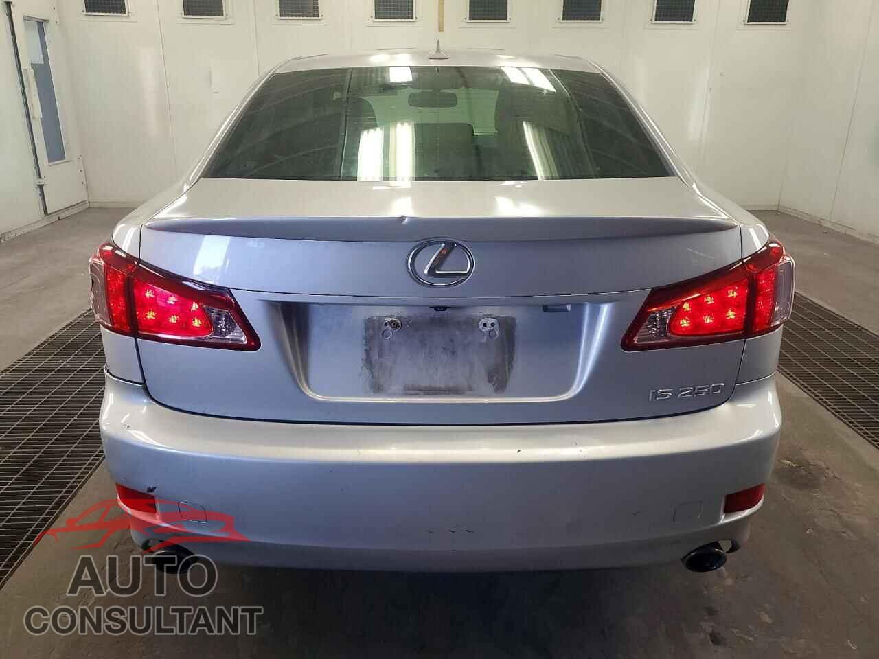 LEXUS IS 2011 - JTHBF5C23B5156670