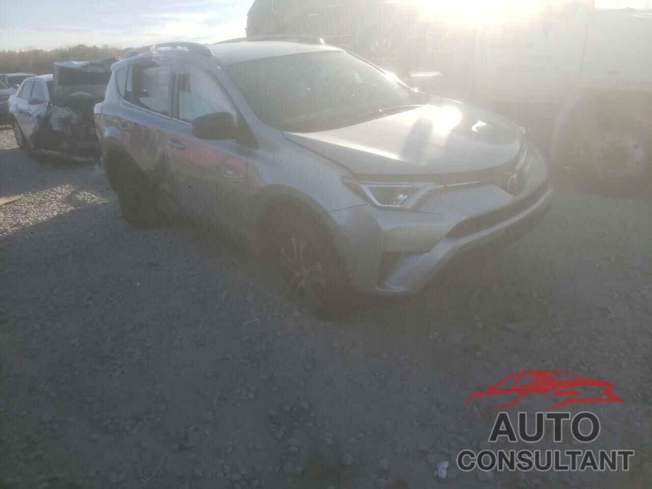 TOYOTA RAV4 2018 - 2T3BFREV3JW776300