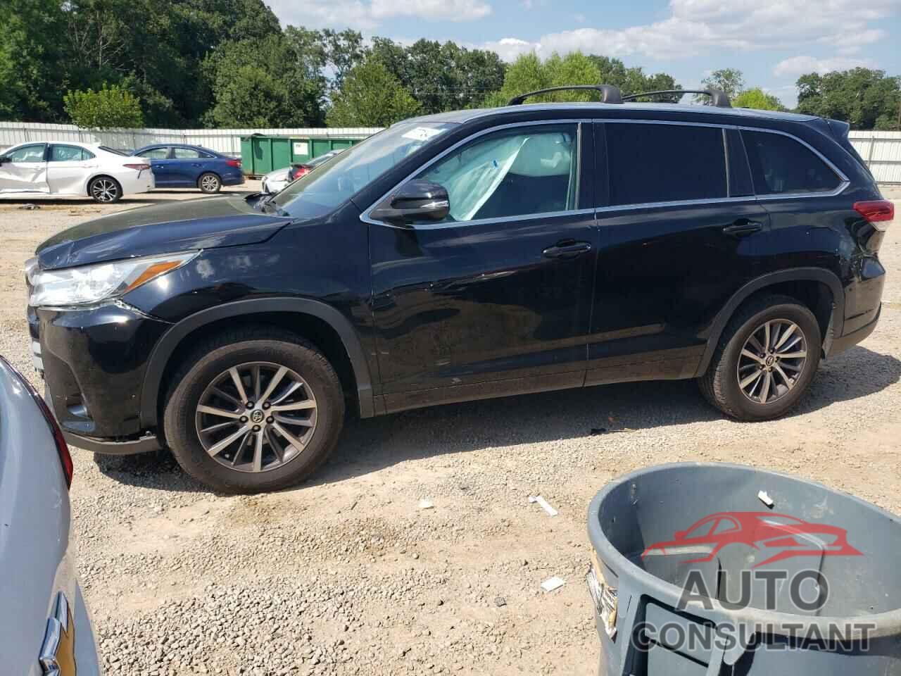 TOYOTA HIGHLANDER 2018 - 5TDKZRFH0JS529771