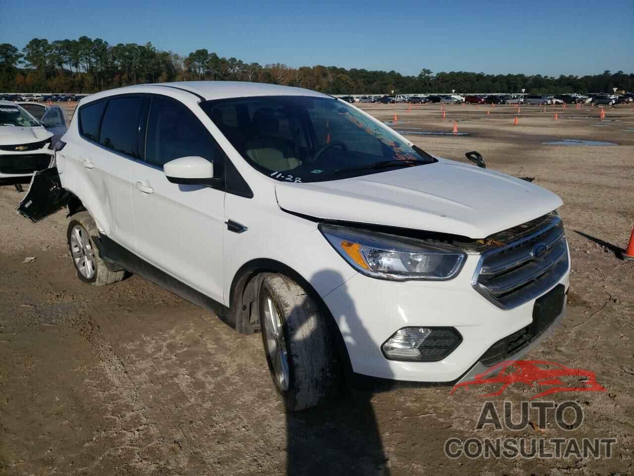FORD ESCAPE 2017 - 1FMCU0GD4HUC04374