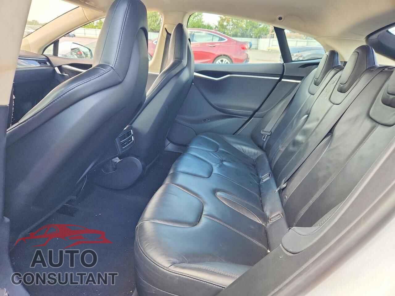 TESLA MODEL S 2014 - 5YJSA1H11EFP33935