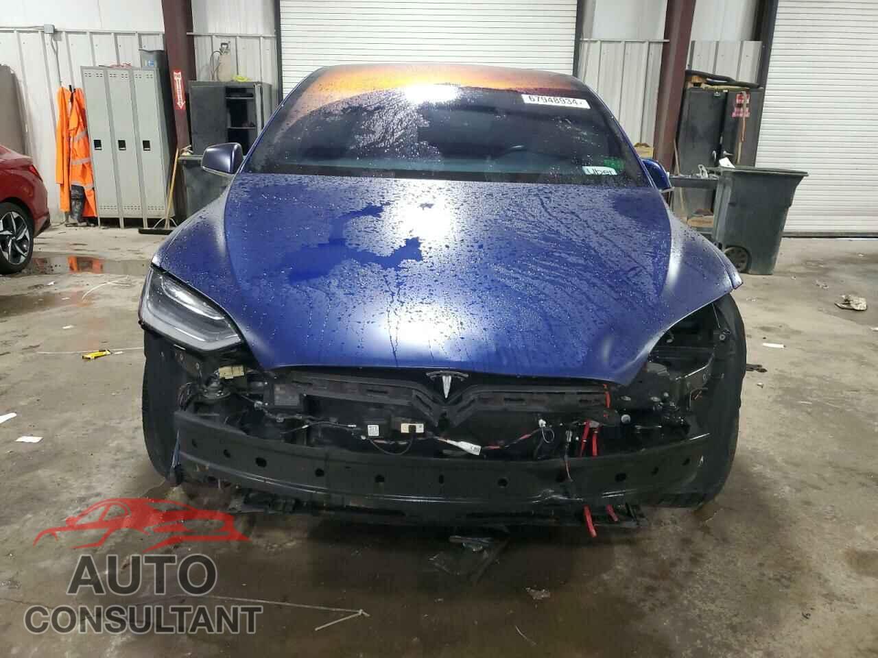 TESLA MODEL X 2018 - 5YJXCAE20JF136573