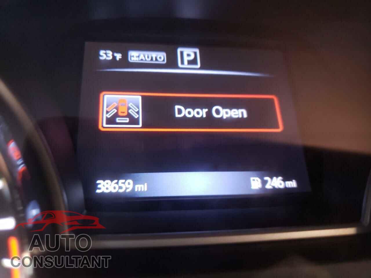 NISSAN PATHFINDER 2017 - 5N1DR2MM2HC680974