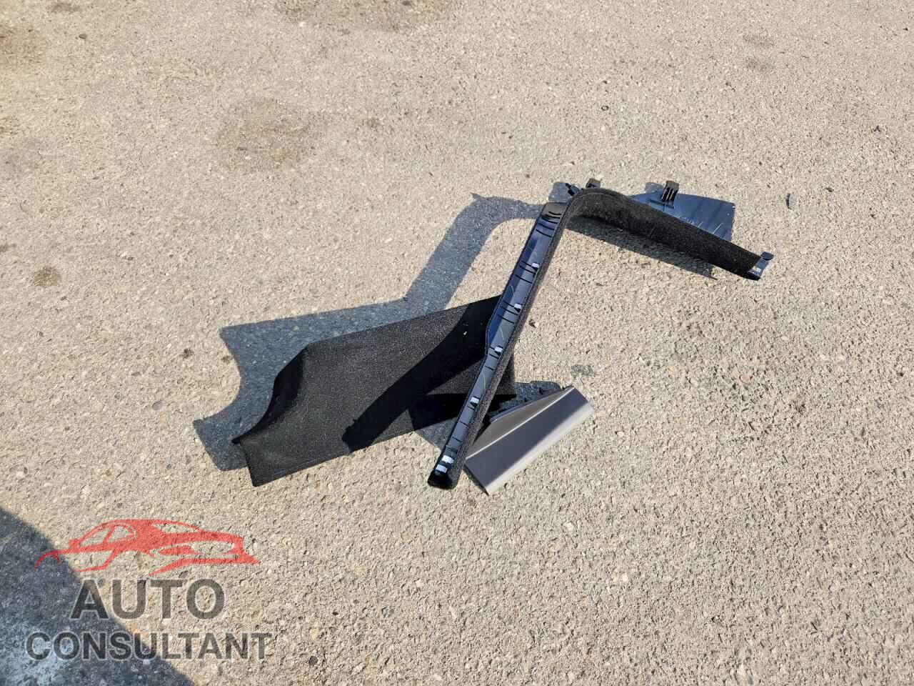 TESLA MODEL Y 2026 - 7SAYGDEDXTF452869