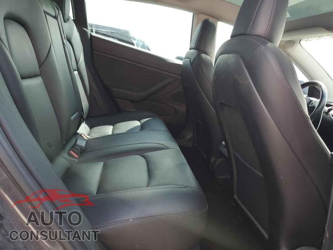 TESLA MODEL 3 2019 - 5YJ3E1EA0KF326780