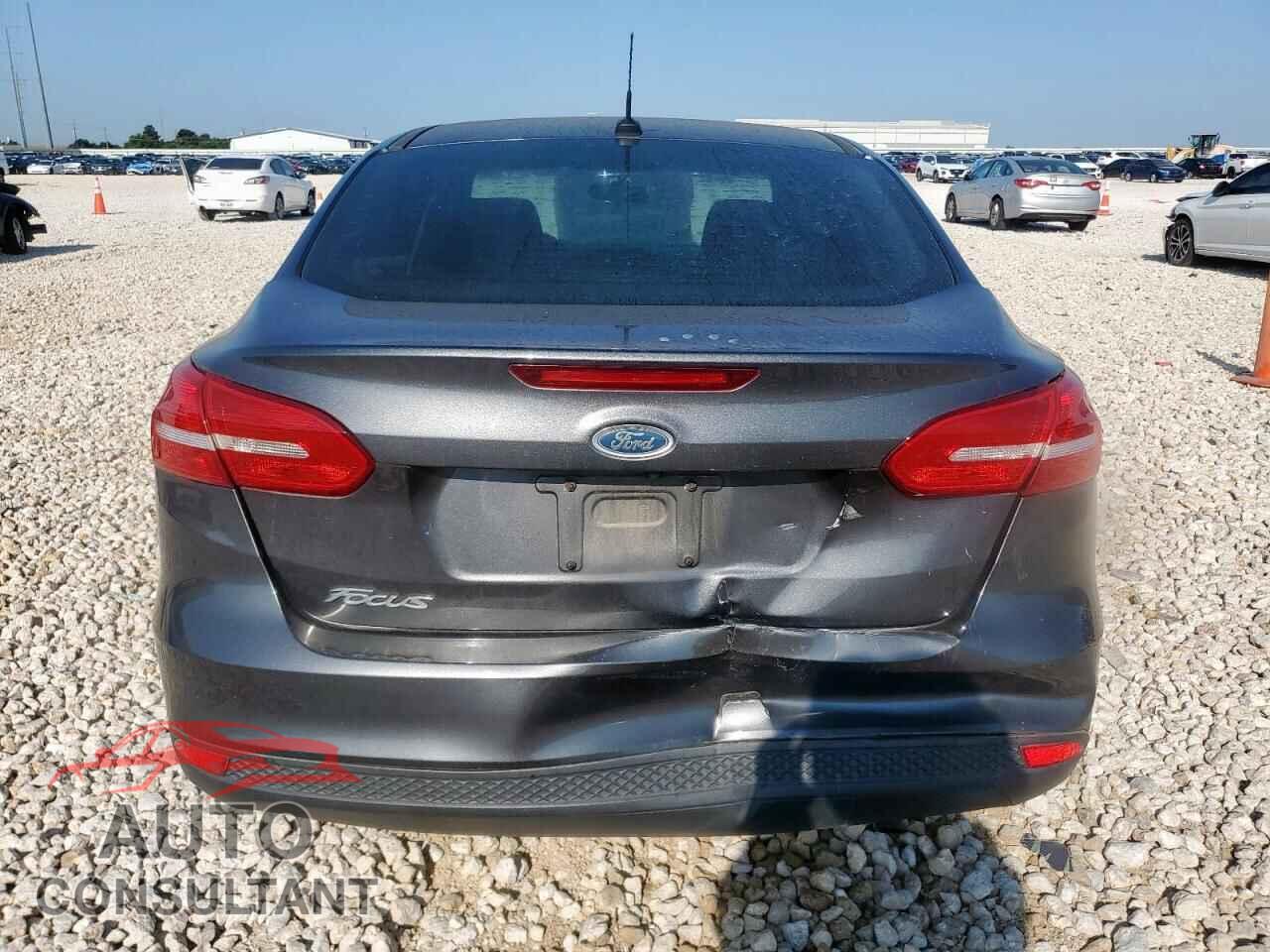 FORD FOCUS 2017 - 1FADP3E26HL307567