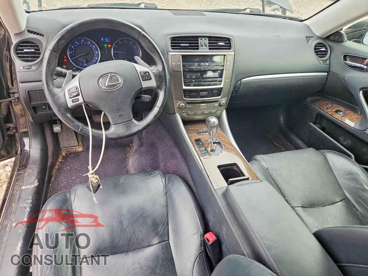 LEXUS IS 2012 - JTHCF5C20C5060307