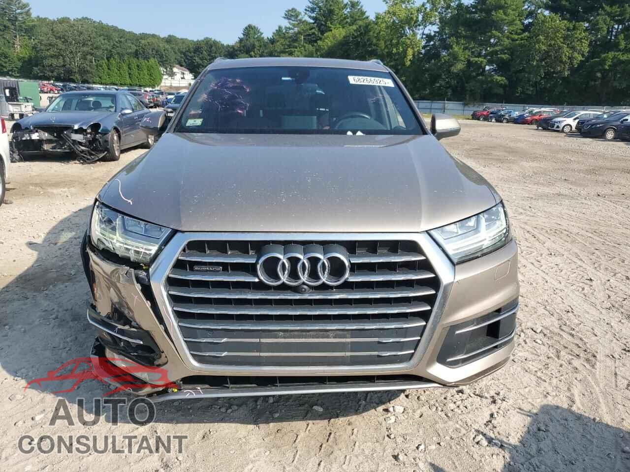 AUDI Q7 2018 - WA1LHAF78JD020081