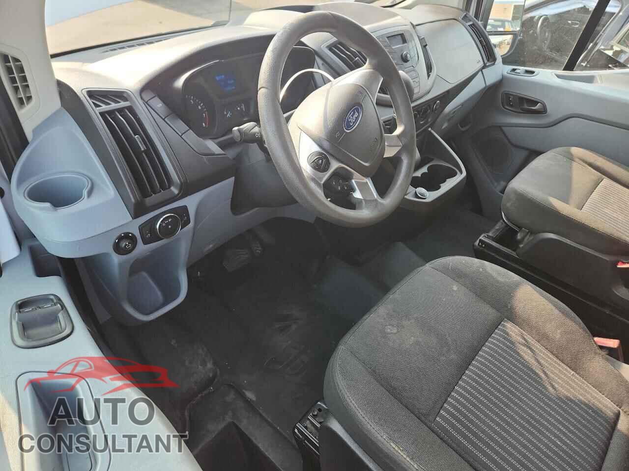 FORD TRANSIT 2018 - 1FTYR1YM7JKA99427