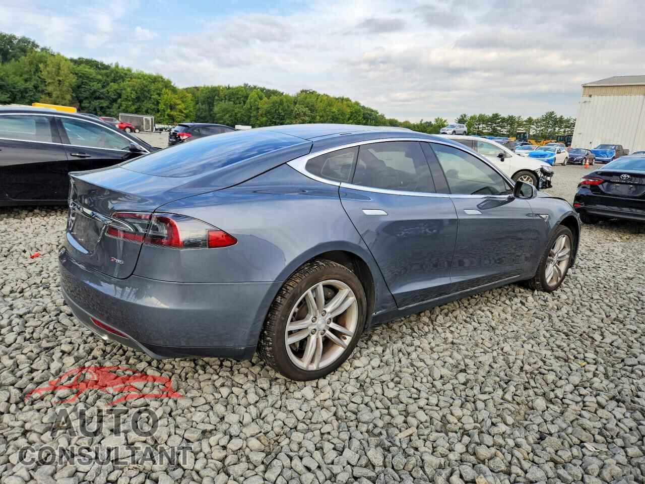 TESLA MODEL S 2013 - 5YJSA1DP2DFP16036