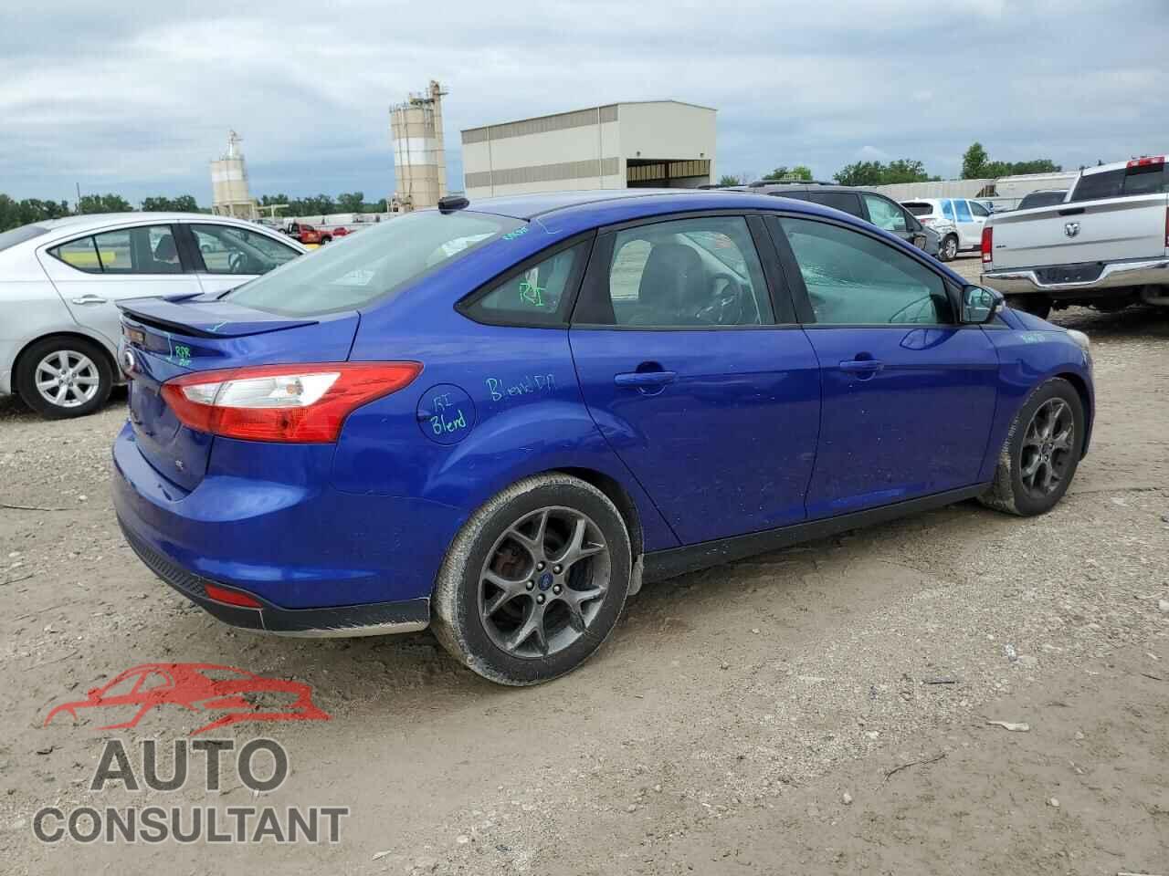 FORD FOCUS 2014 - 1FADP3F24EL327617