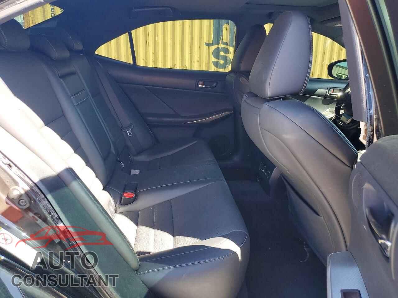 LEXUS IS 2015 - JTHCE1D26F5007951