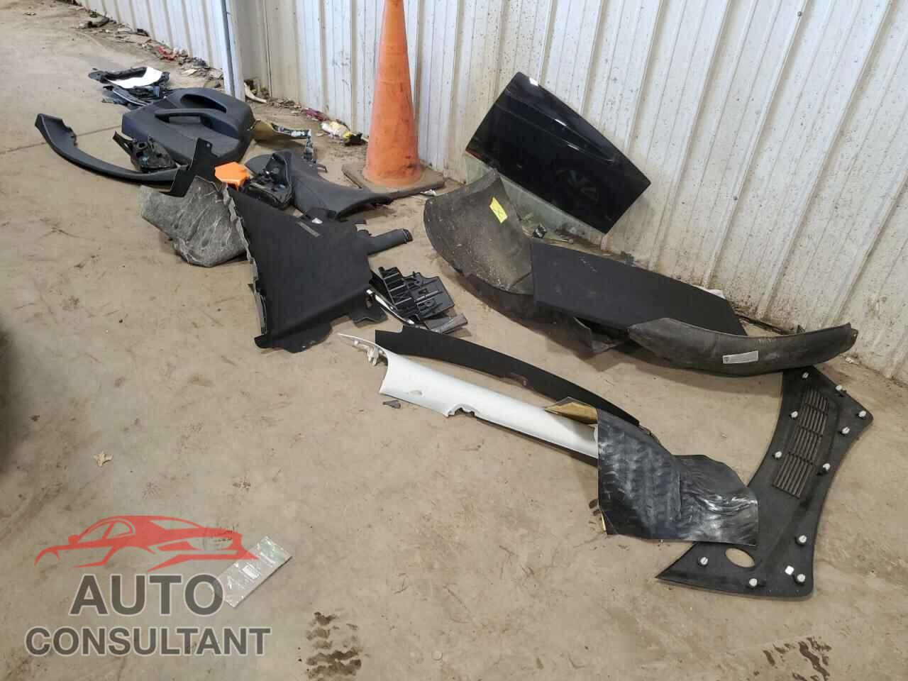 TESLA MODEL 3 2018 - 5YJ3E1EB5JF086584