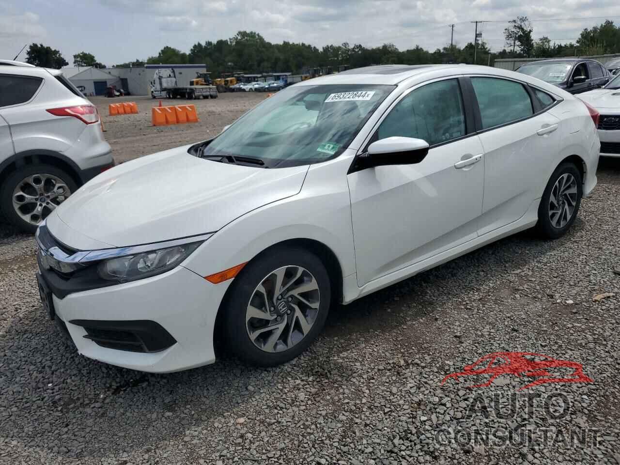 HONDA CIVIC 2018 - 19XFC2F73JE207279