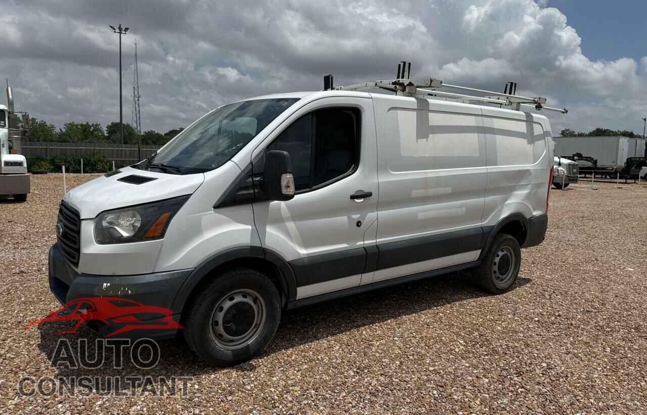 FORD TRANSIT 2017 - 1FTYR1YM2HKB43568