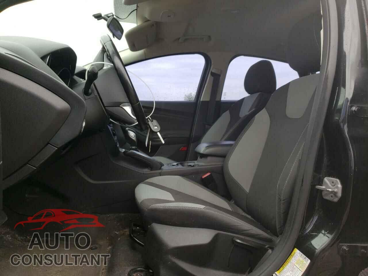 FORD FOCUS 2014 - 1FADP3F24EL140975