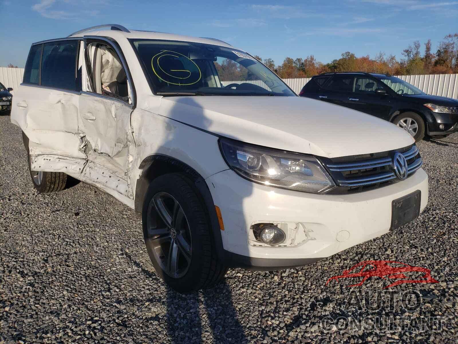 VOLKSWAGEN TIGUAN 2017 - WVGUV7AX5HK010767