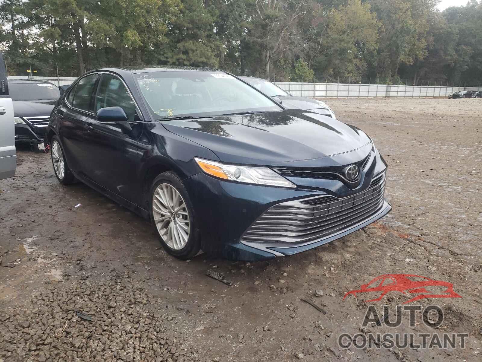TOYOTA CAMRY 2018 - 4T1B11HK4JU601502