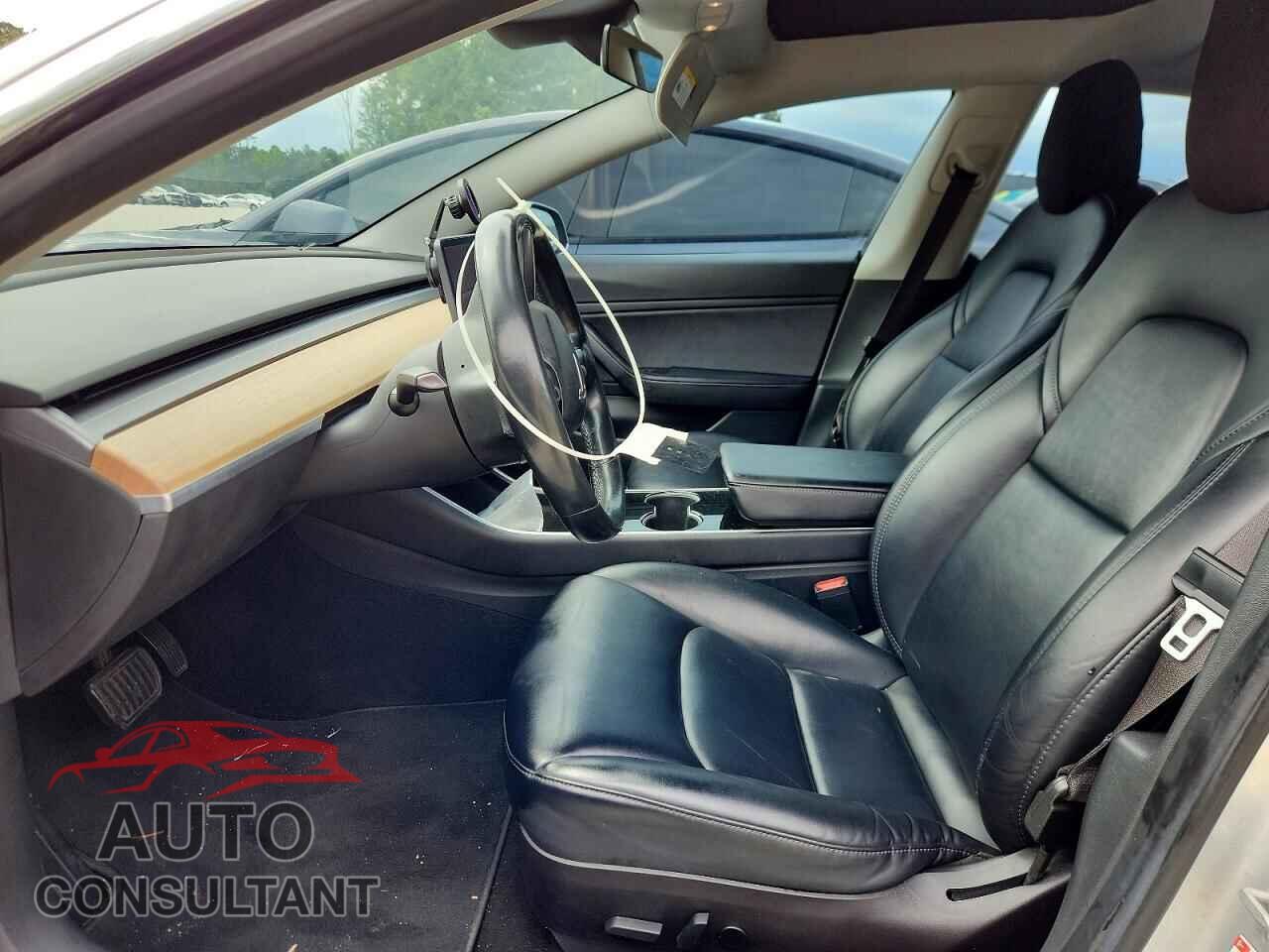 TESLA MODEL 3 2018 - 5YJ3E1EA8JF017850