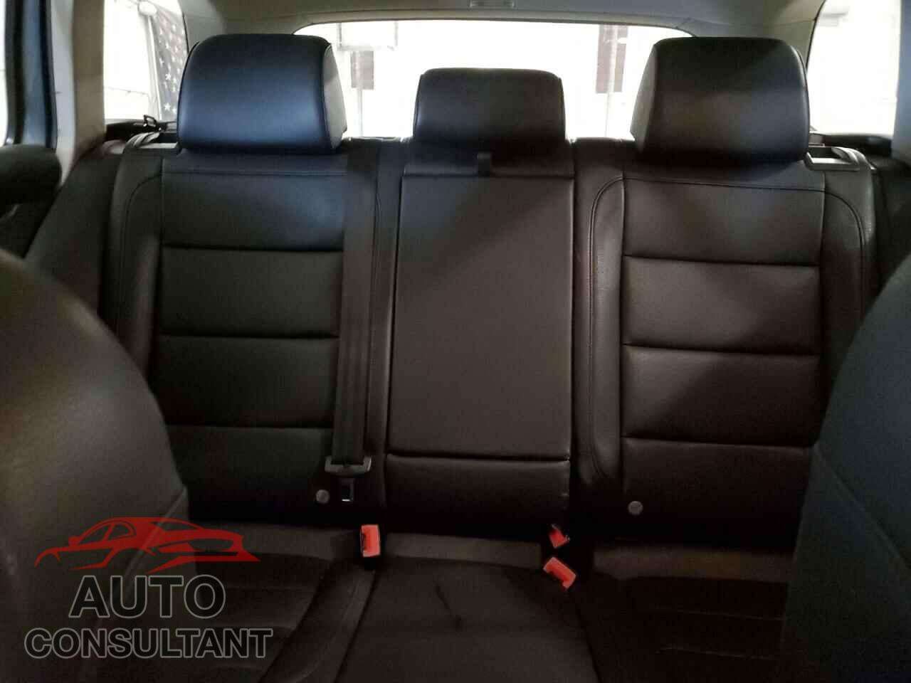 VOLKSWAGEN JETTA 2014 - 3VWPL7AJXEM628042
