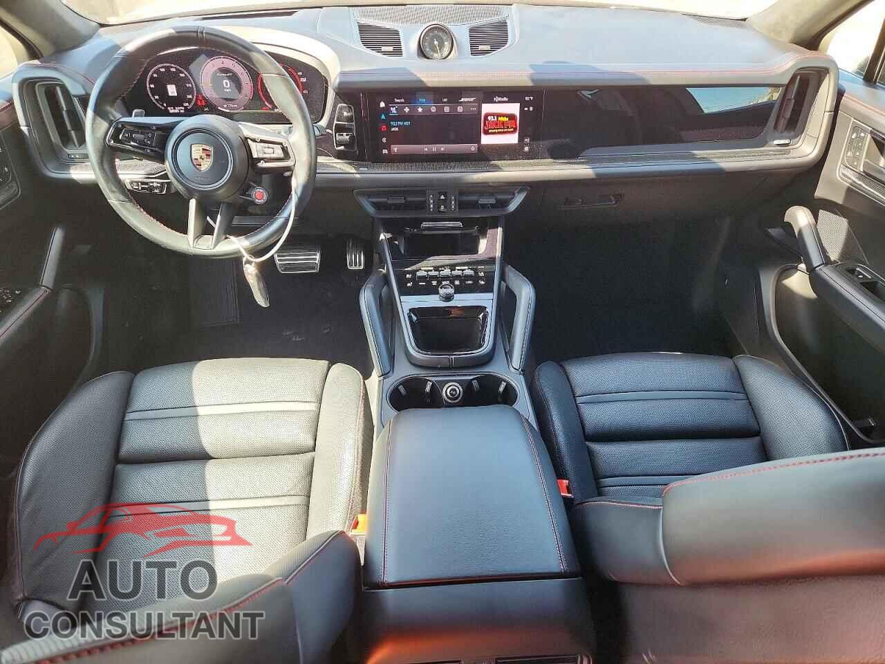 PORSCHE CAYENNE 2024 - WP1BK2AY5RDA72061