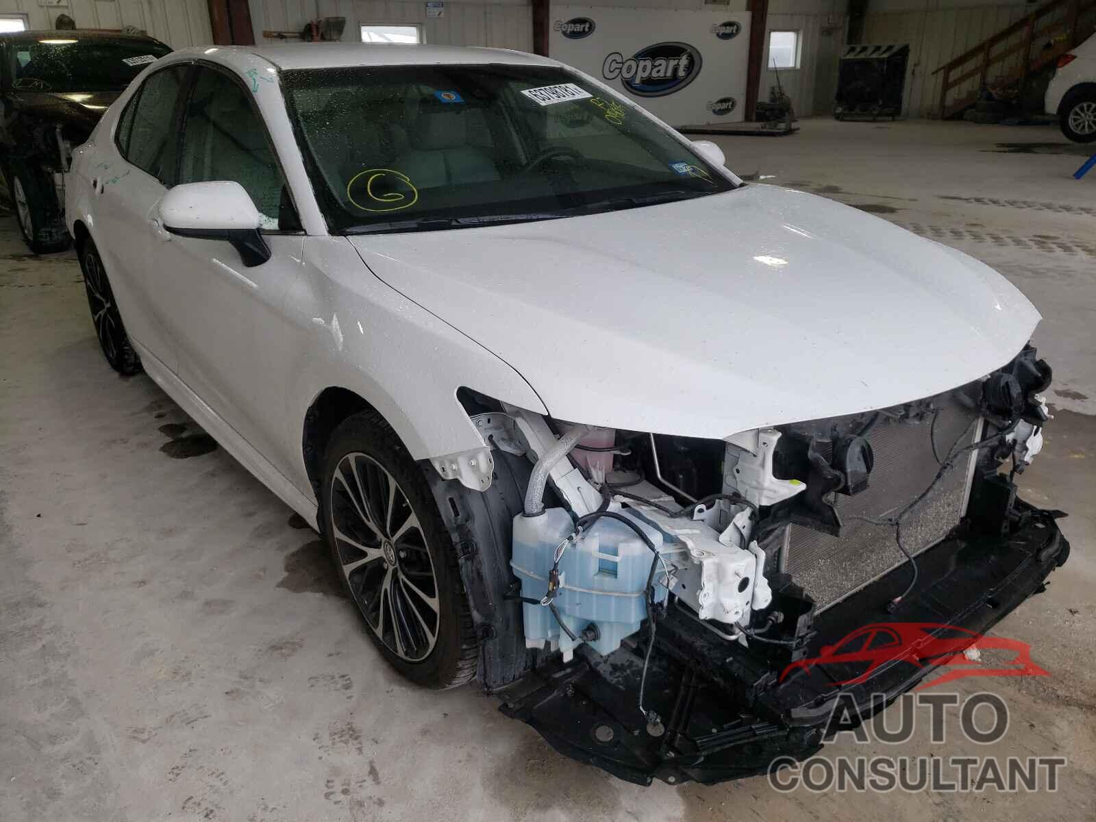TOYOTA CAMRY 2018 - 4T1B11HK9JU098095