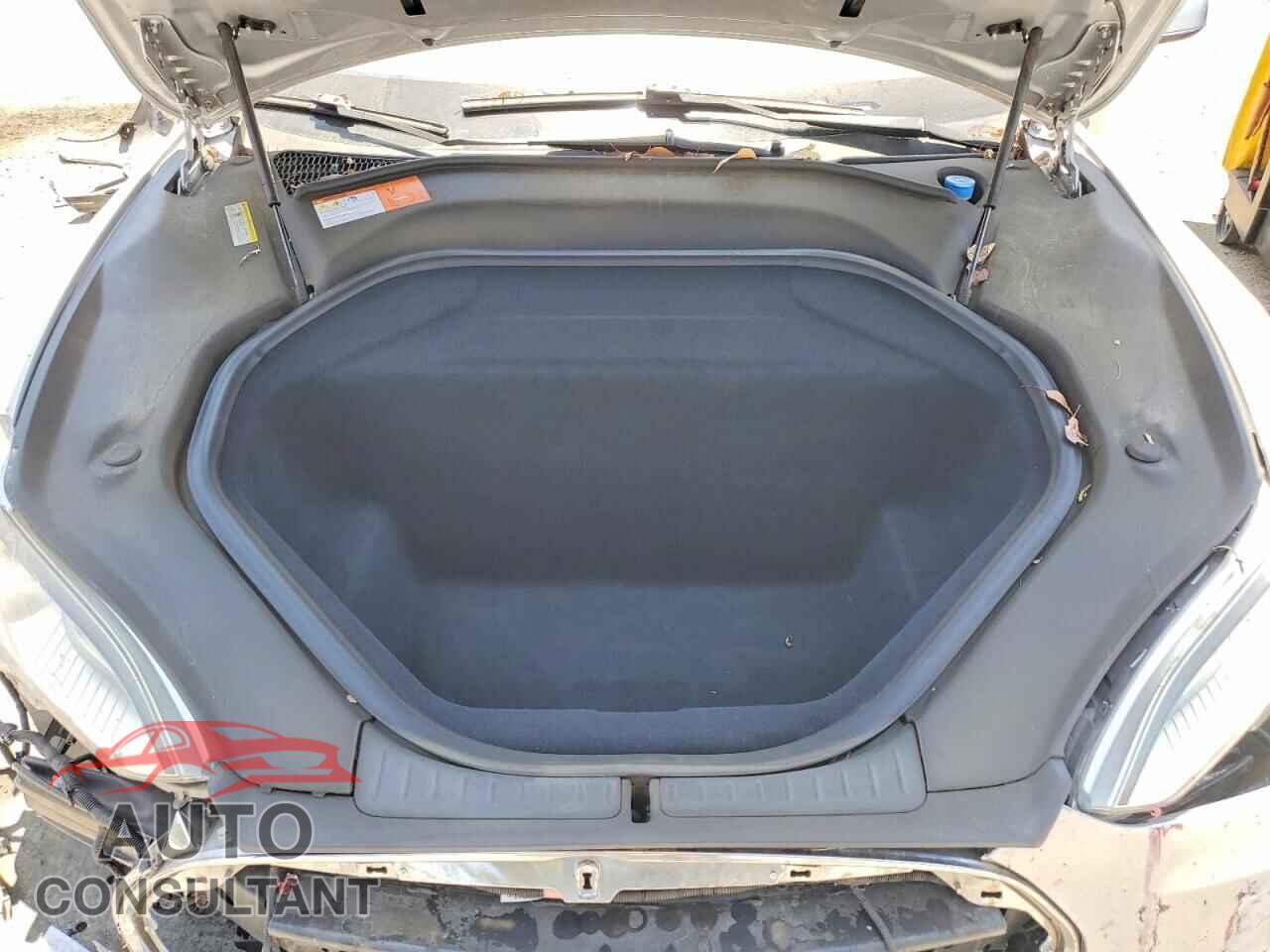 TESLA MODEL S 2015 - 5YJSA1E28FF117373