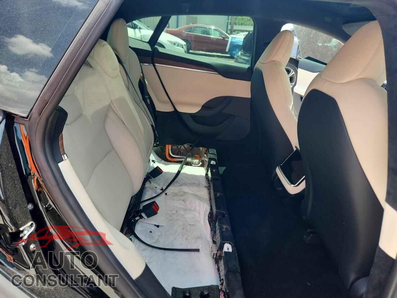 TESLA MODEL S 2021 - 5YJSA1E58MF433704