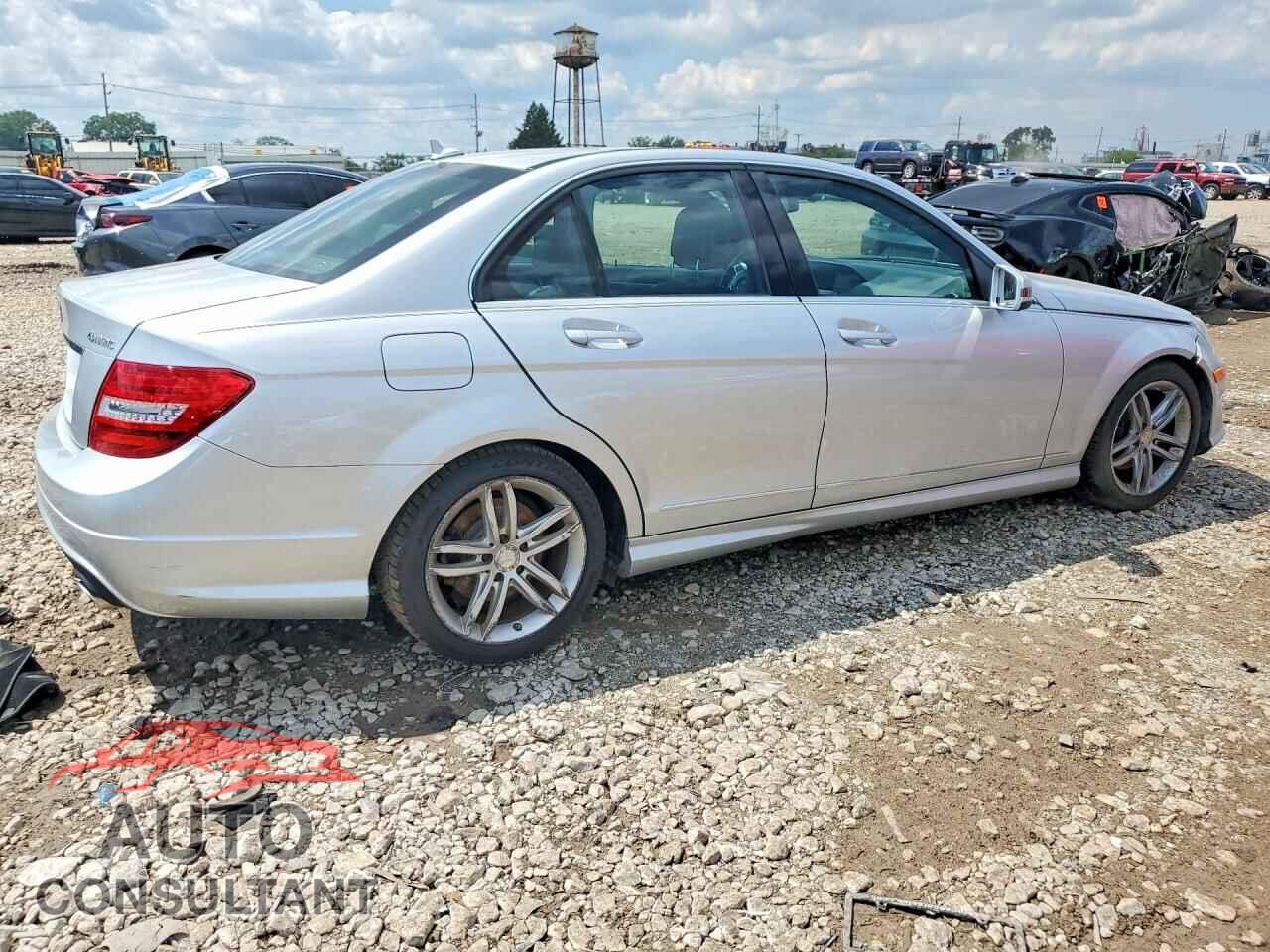 MERCEDES-BENZ C-CLASS 2012 - WDDGF8BB0CF912516