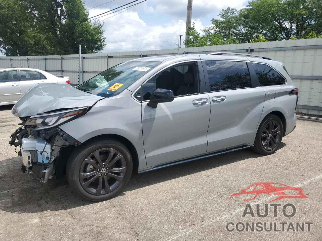 TOYOTA SIENNA 2023 - 5TDXRKEC0PS142469