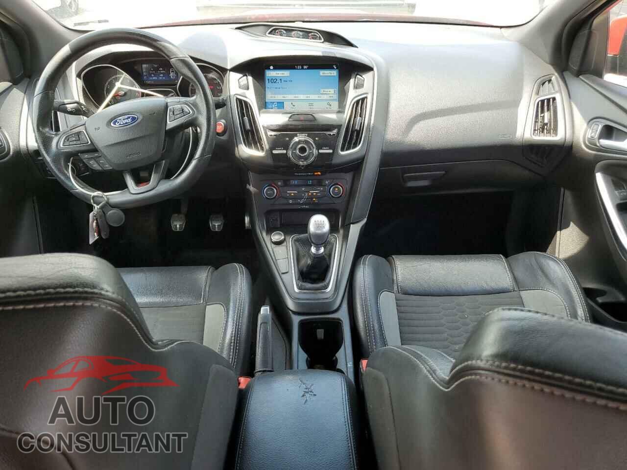 FORD FOCUS 2017 - 1FADP3L96HL333375