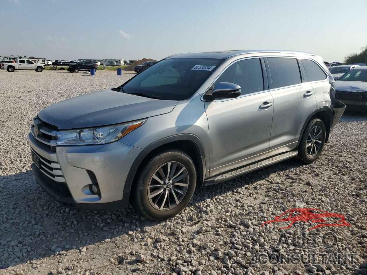 TOYOTA HIGHLANDER 2017 - 5TDKZRFH9HS192690