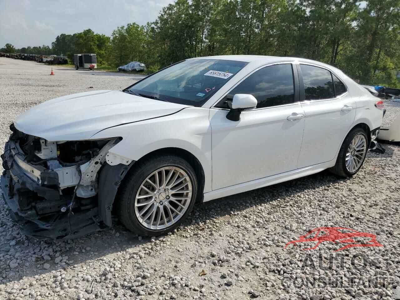 TOYOTA CAMRY 2018 - 4T1B11HK6JU654007