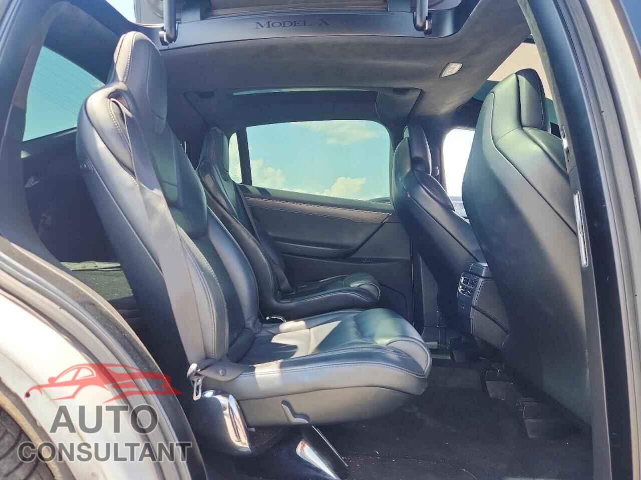 TESLA MODEL X 2017 - 5YJXCBE24HF044673