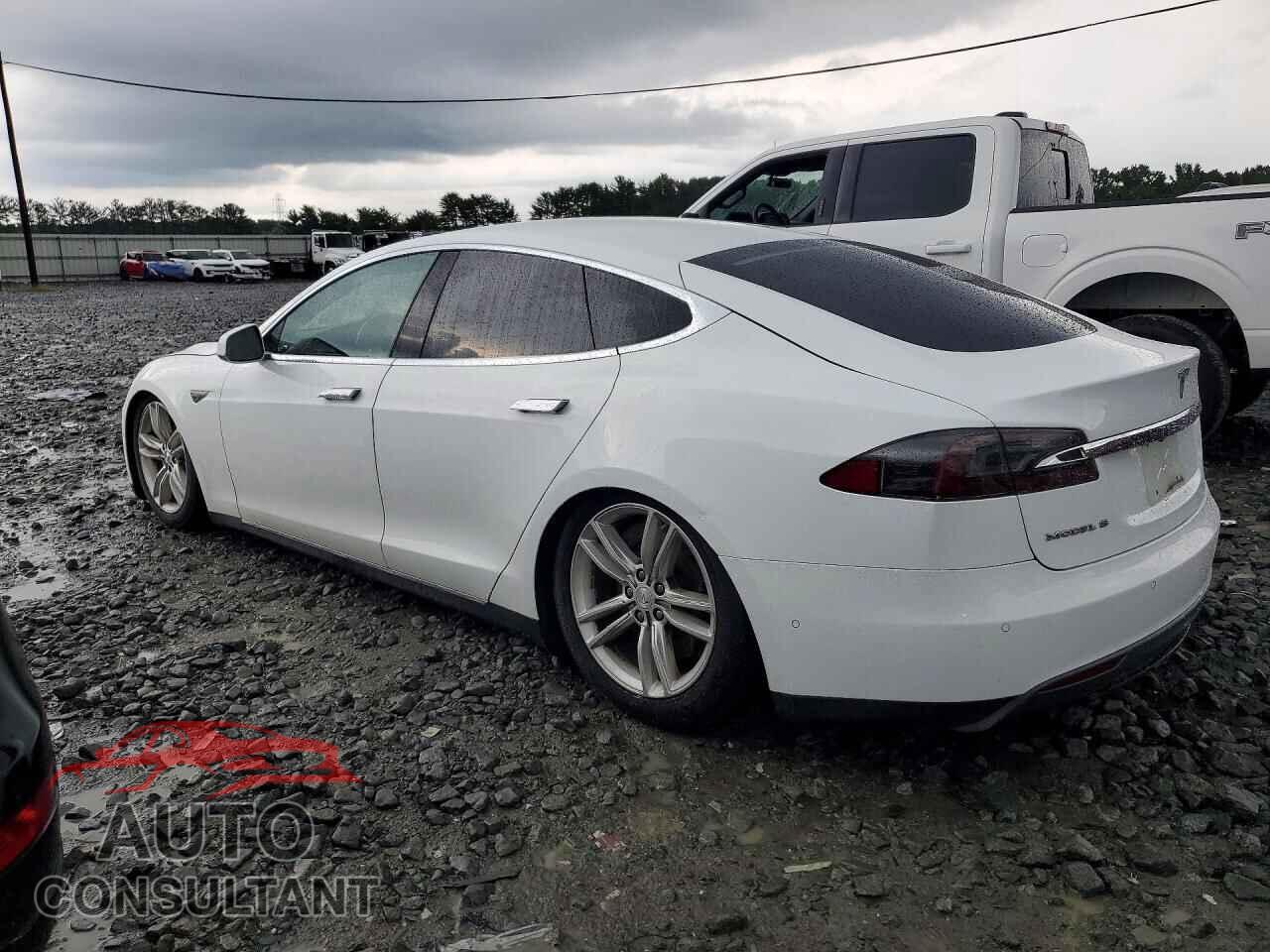 TESLA MODEL S 2015 - 5YJSA1E23FF103395