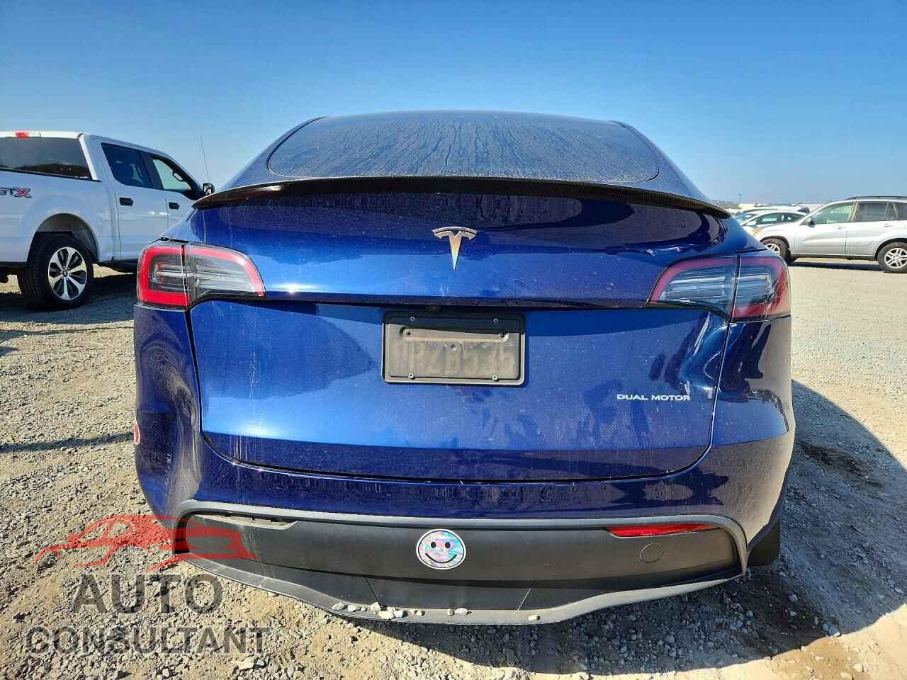 TESLA MODEL Y 2024 - 7SAYGAEE6RF984328