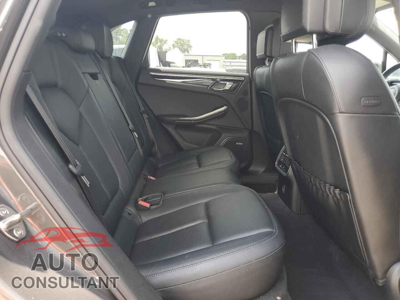 PORSCHE MACAN 2018 - WP1AA2A55JLB00018