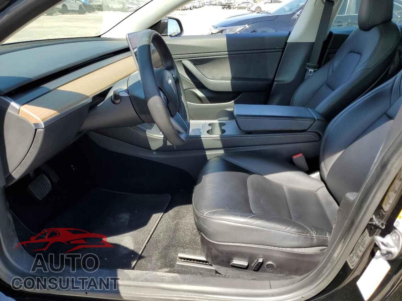 TESLA MODEL 3 2021 - 5YJ3E1EB0MF879585
