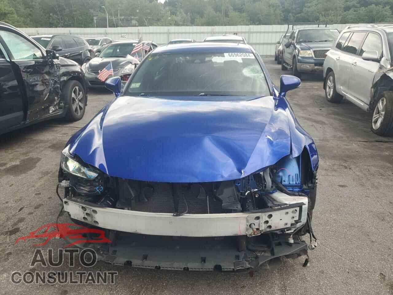 LEXUS IS 2018 - JTHC81D22J5026111