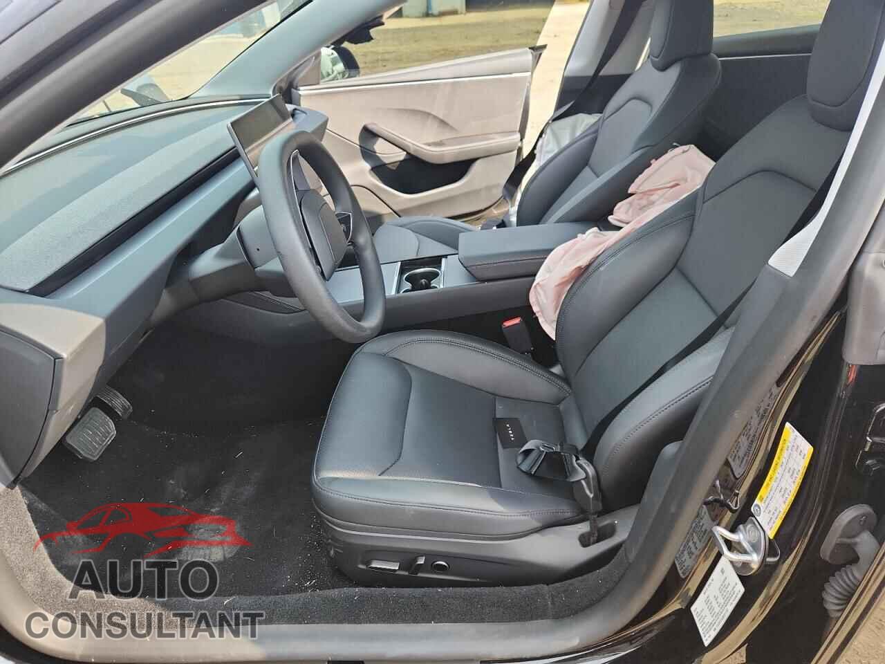 TESLA MODEL 3 2025 - 5YJ3E1EA3SF017787