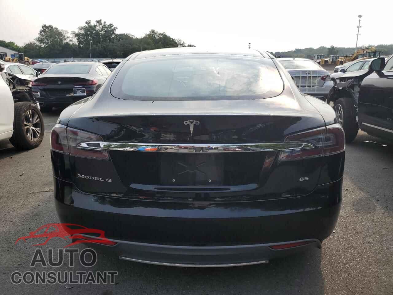 TESLA MODEL S 2014 - 5YJSA1H11EFP56552