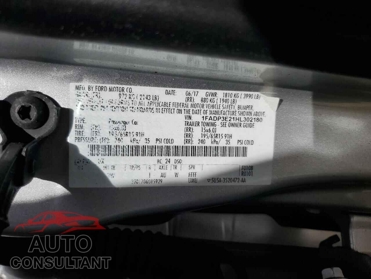 FORD FOCUS 2017 - 1FADP3E21HL302180