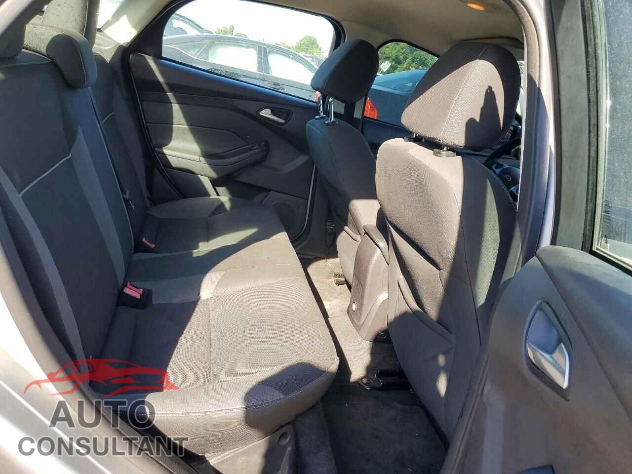 FORD FOCUS 2014 - 1FADP3F29EL144309