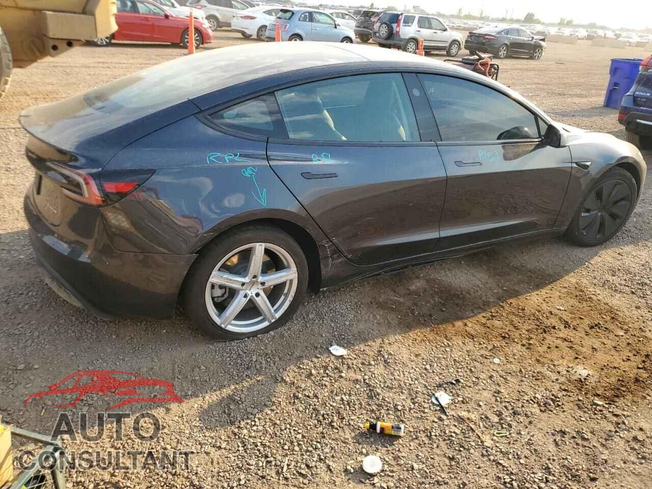 TESLA MODEL 3 2024 - 5YJ3E1EB3RF799687