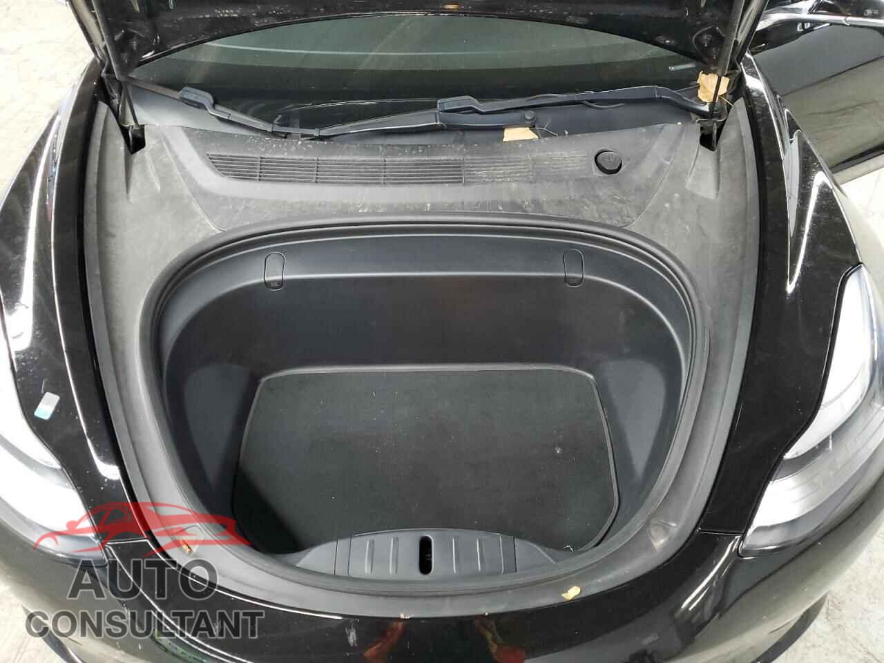 TESLA MODEL 3 2018 - 5YJ3E1EB5JF144239
