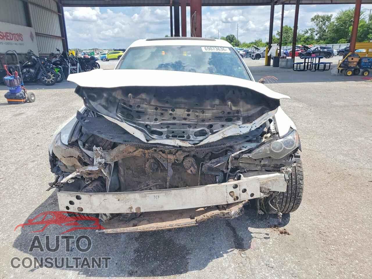 LEXUS IS 2014 - JTHBF1D28E5040070