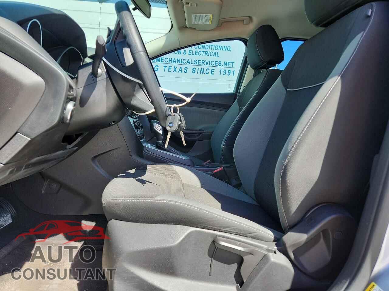 FORD FOCUS 2014 - 1FADP3F22EL445617
