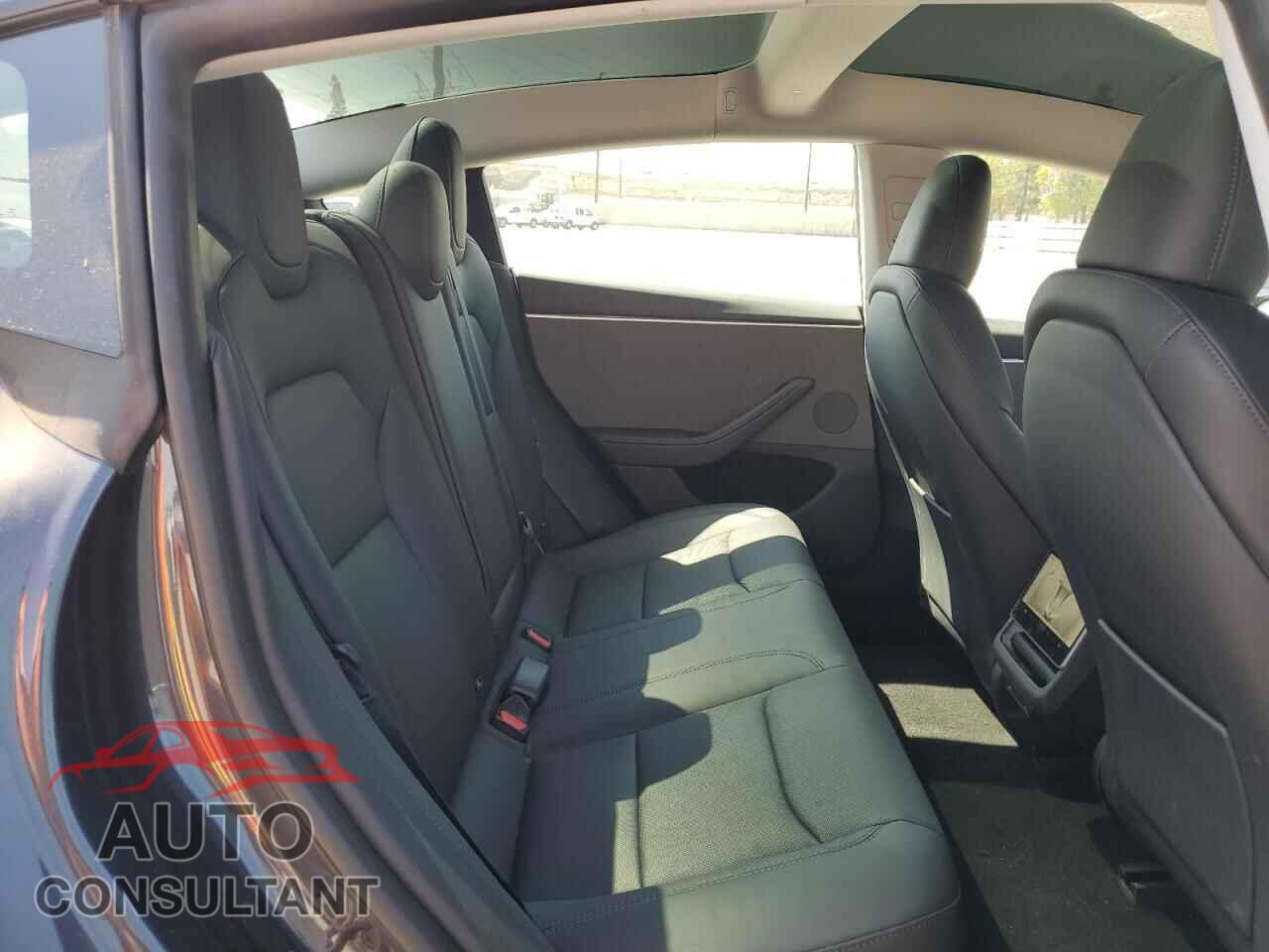 TESLA MODEL 3 2024 - 5YJ3E1EA4RF784672