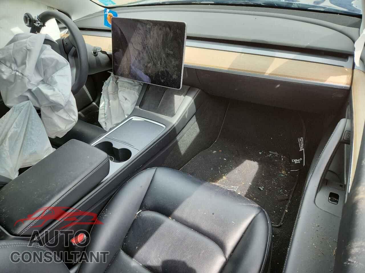 TESLA MODEL 3 2021 - 5YJ3E1EB3MF961102